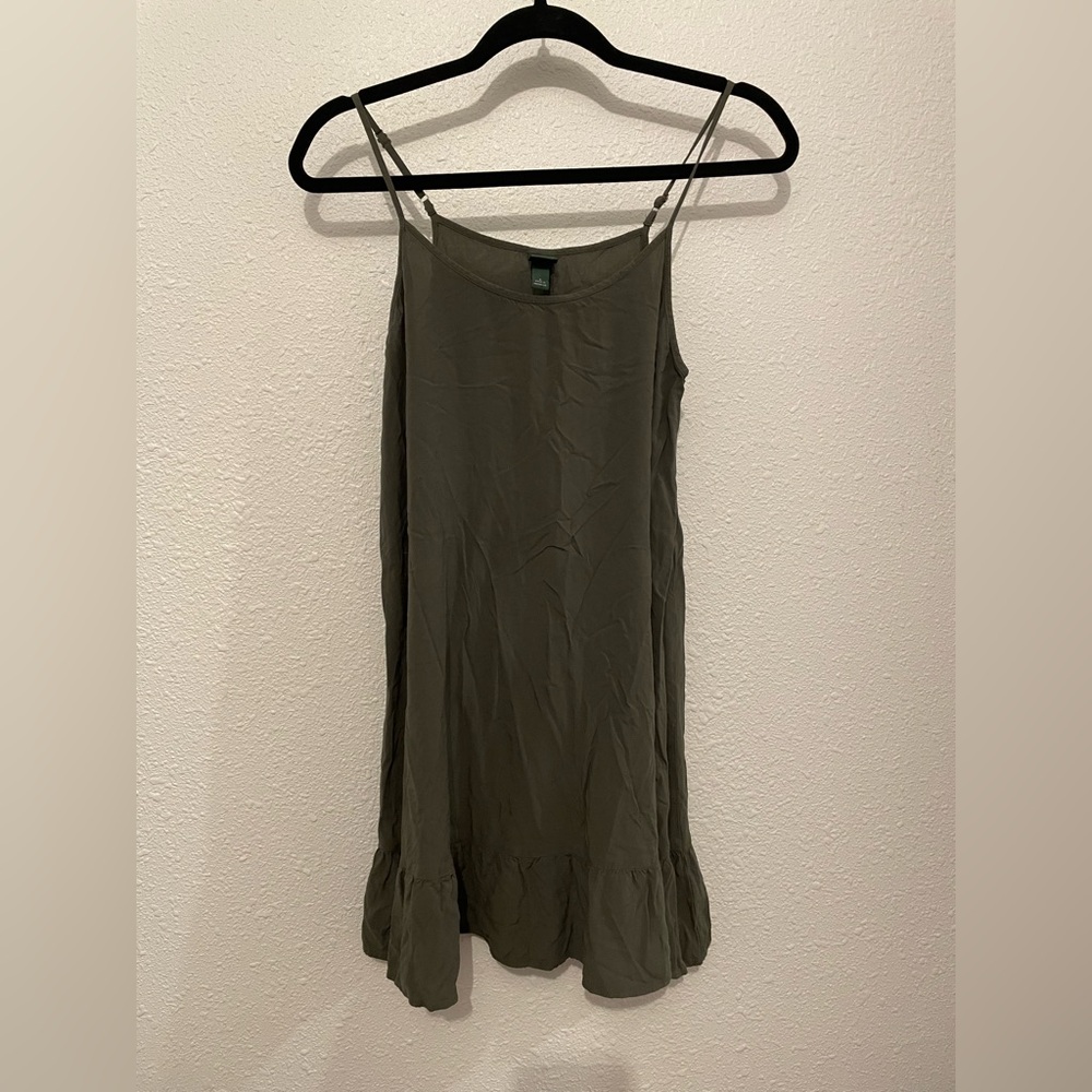 WILD FABLE GREEN 100% RAYON RUFFLE BOTTOM TUNIC TOP ADJUSTABLE CAMI STRAPS
